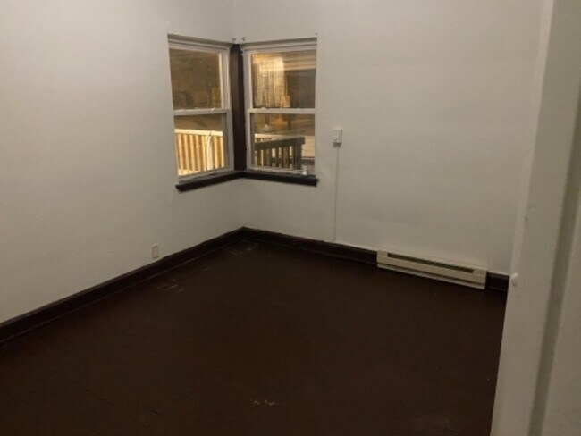 Building Photo - 1532 Woodland Ave NW