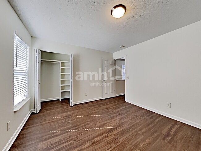 Building Photo - 345 Stewart Springs Dr