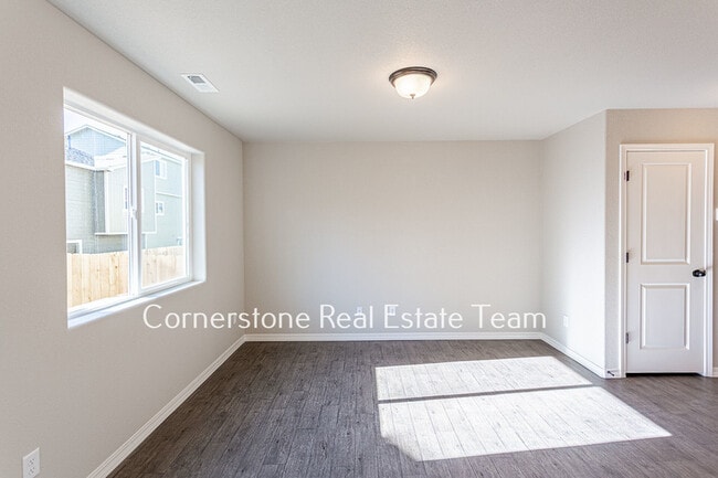Building Photo - 847 Endeavor Wy