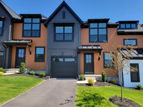Building Photo - 2127 S Autumn Chase Dr