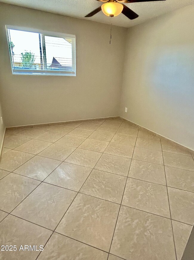 Building Photo - 4024 W Las Palmaritas Dr