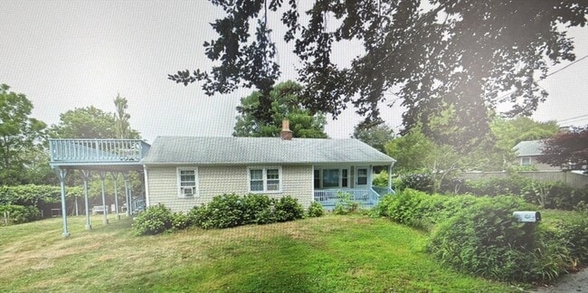 Building Photo - 64 Hemlock Ave