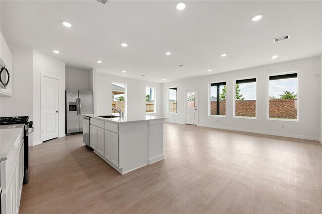 Building Photo - 13505 Harbor Pt Dr
