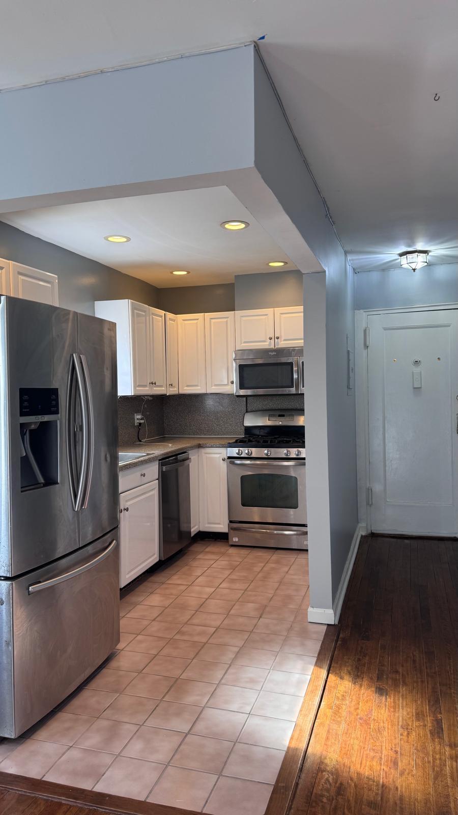 Building Photo - 330 S Broadway