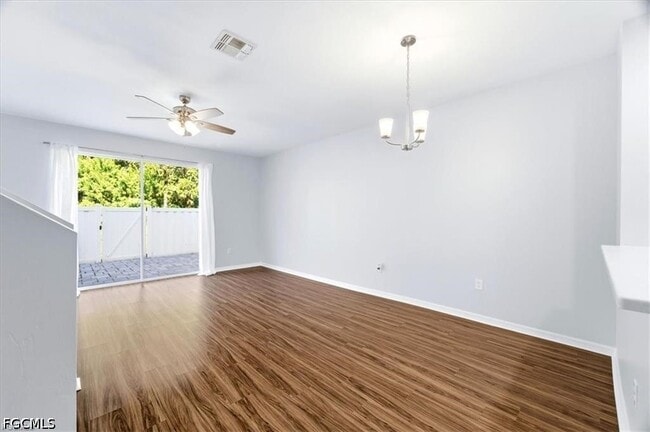 Building Photo - 3630 Pine Oak Cir