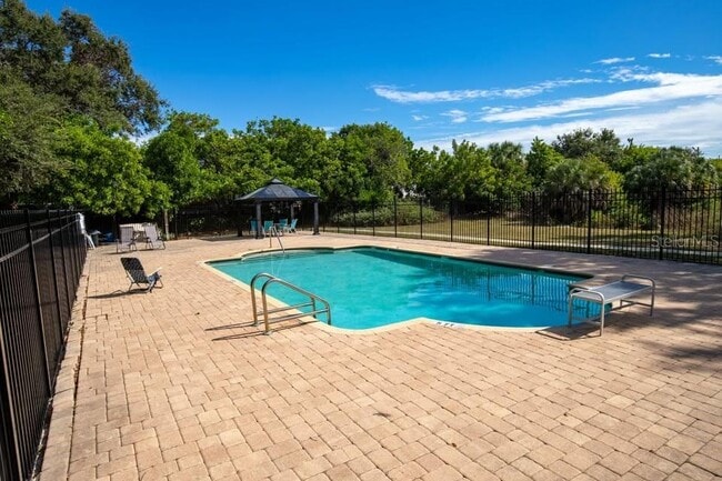 Building Photo - 701 S Madison Ave