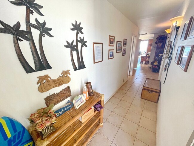Building Photo - Live the Maui Dream – Modern 2-Bed, 2-Bath...