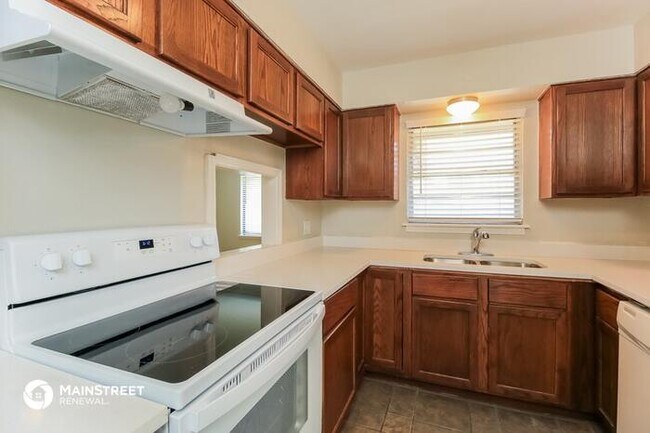 Building Photo - 2800 LAKESIDE DRIVE, OKLAHOMA CITY, OK 73120