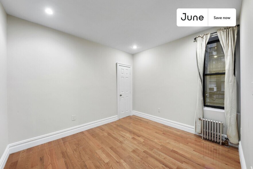 Building Photo - 736 Riverside Dr