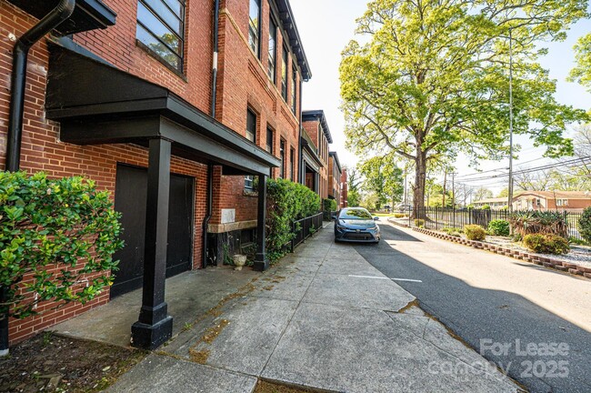 Building Photo - 426 2nd Ave SE