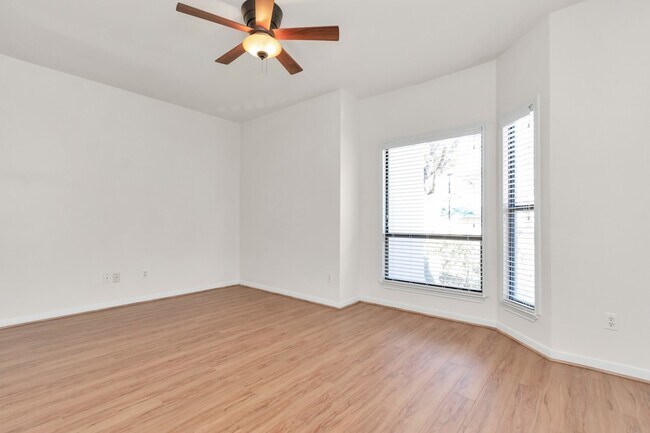 Building Photo - 4144 Greystone Way