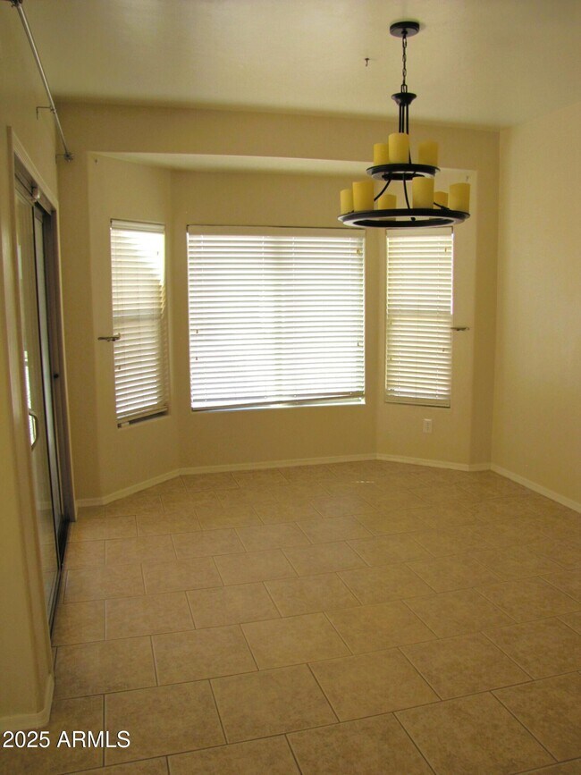 Building Photo - 1046 Estancia Dr