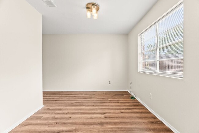 Building Photo - Townhouse in Maumelle!