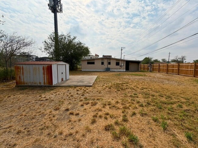 Building Photo - 1202 E San Carlos St