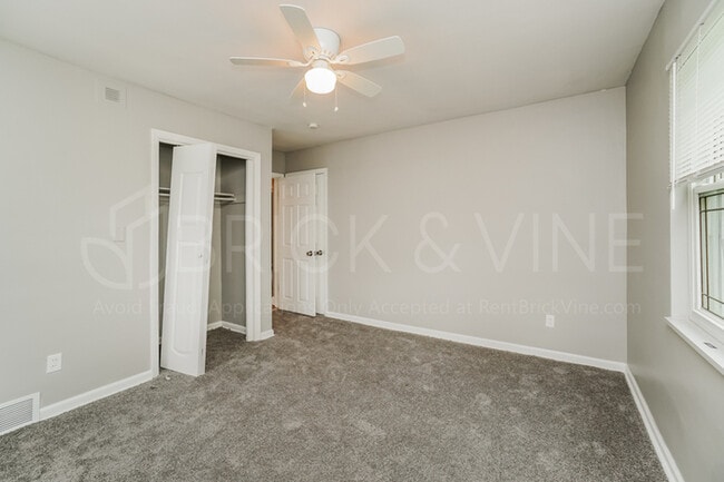Building Photo - 919 S Warren Ave