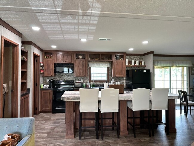 Building Photo - Charming 5-Acre Rental with Optional Barn ...