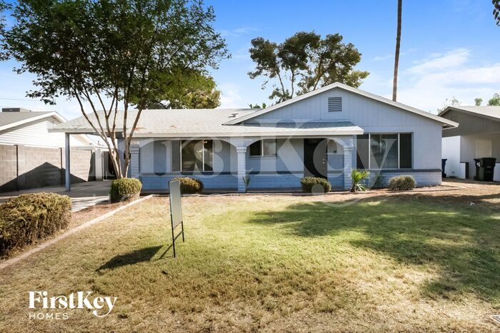 Primary Photo - 5909 S Palm Dr