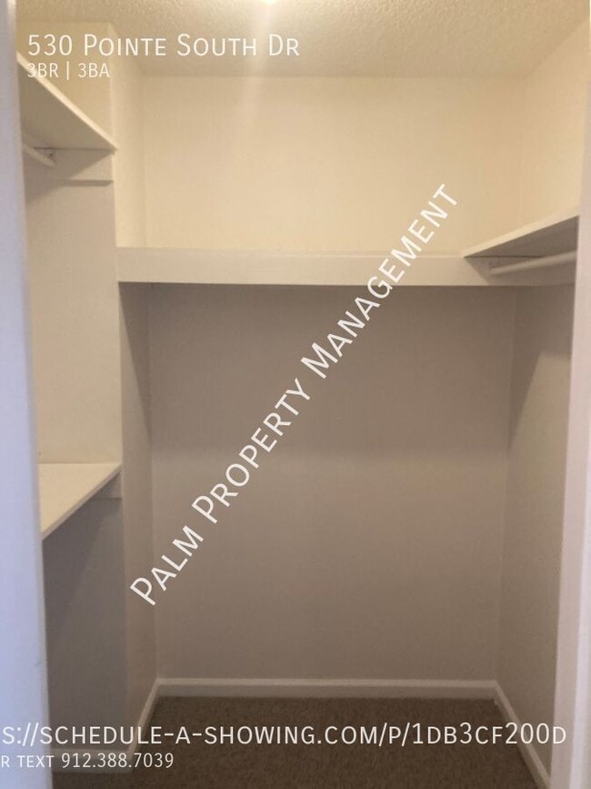 Building Photo - 530 Pointe S Dr