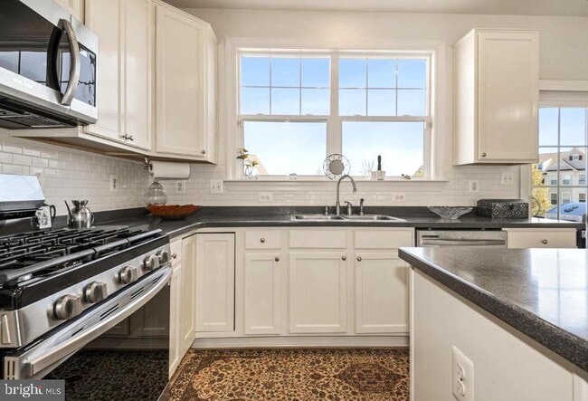 Building Photo - 8116 Rainwater Cir