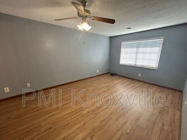 Building Photo - 1427 Moorgate Dr