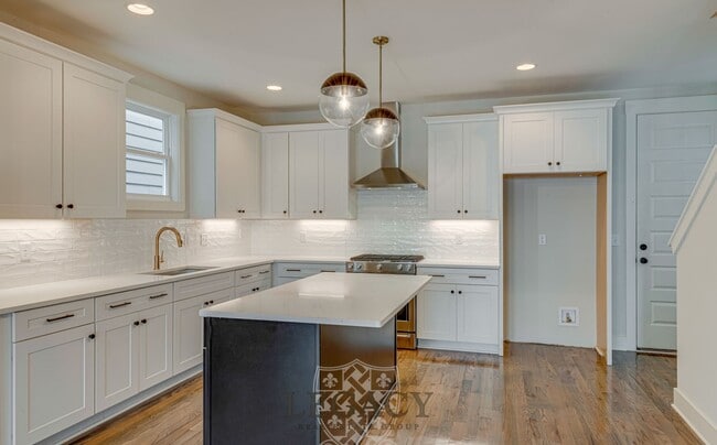 Building Photo - 600 45th Ave N