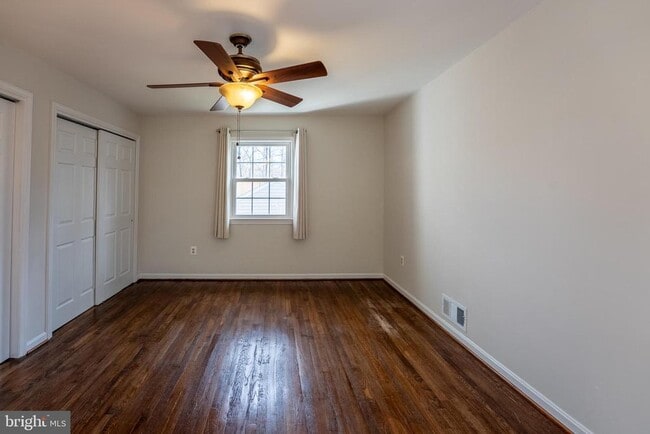 Building Photo - 8209 Mockingbird Dr