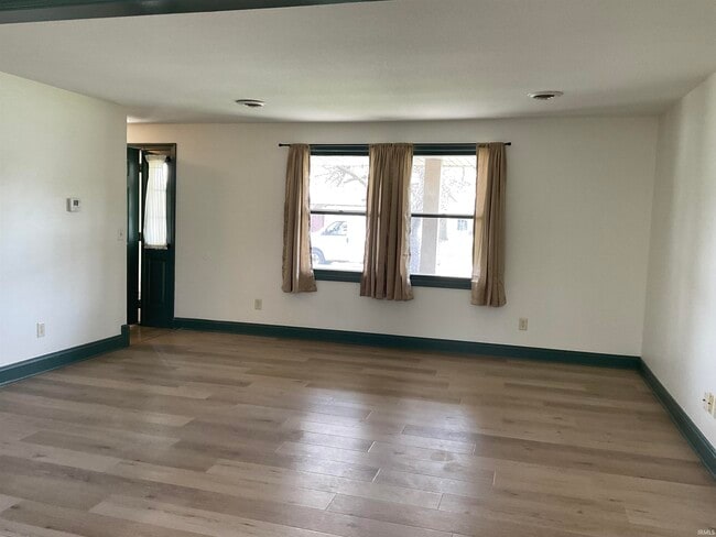 Building Photo - 5425 Hewitt Ln