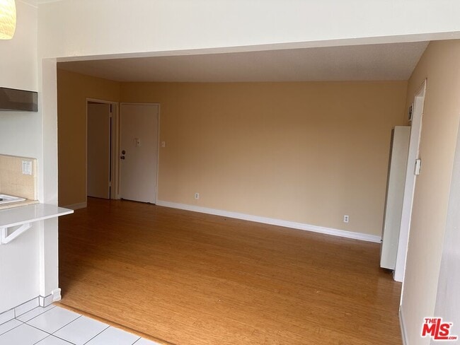 Building Photo - 5411 S Centinela Ave