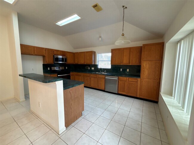 Building Photo - 15803 Mission Estates Ct