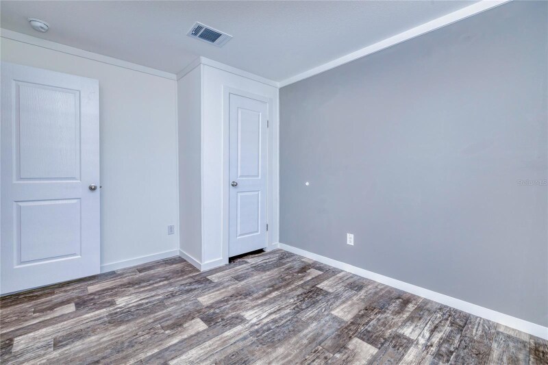 Building Photo - 6720 Villaview Dr