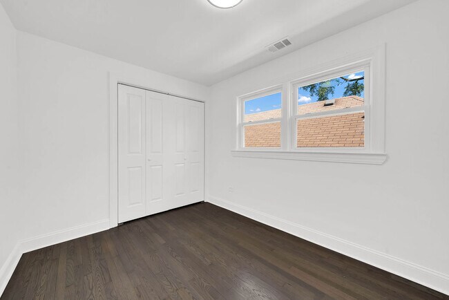 Building Photo - 6645 S Seeley Ave