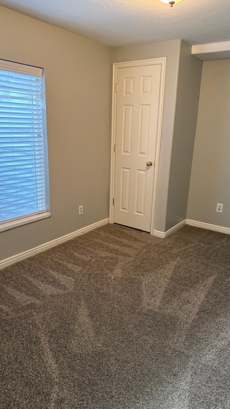 Building Photo - 365 E 760 N