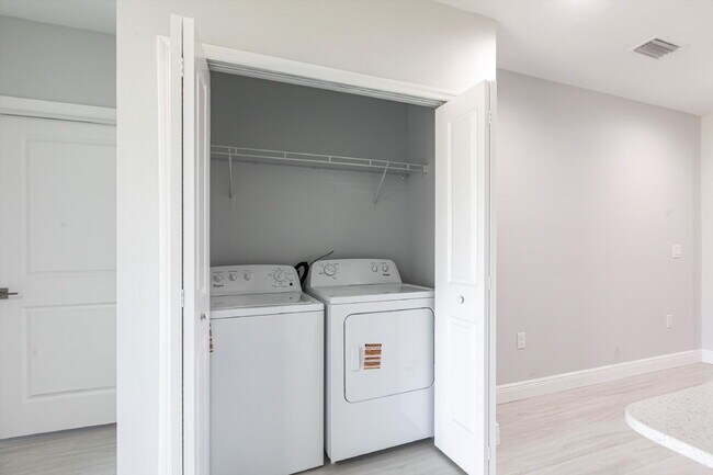 Building Photo - BRAND NEW Construction, 3 bed / 2 bath Rent-Ready Home in Port Charlotte!