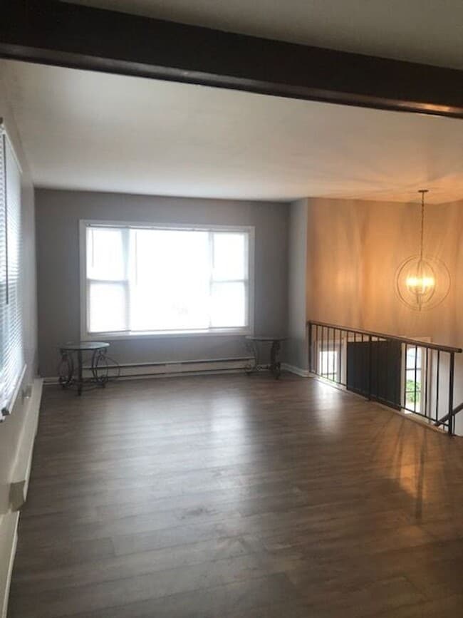 Building Photo - 243 W High St