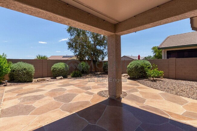 Building Photo - 2327 N Pecos Dr