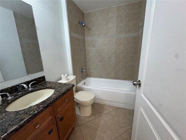 Building Photo - 14940 Day Lily Ct