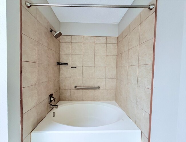 Building Photo - 13535 Gaby Virbo Dr