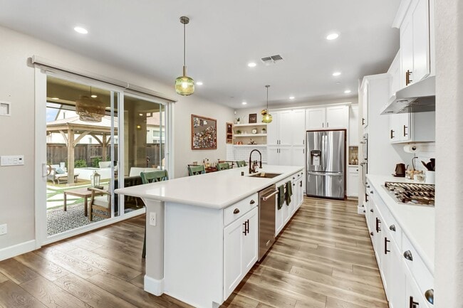 Building Photo - Beautiful 4-Bedroom, 3-Bath Home on a Quiet Cul-de-Sac in Woodland