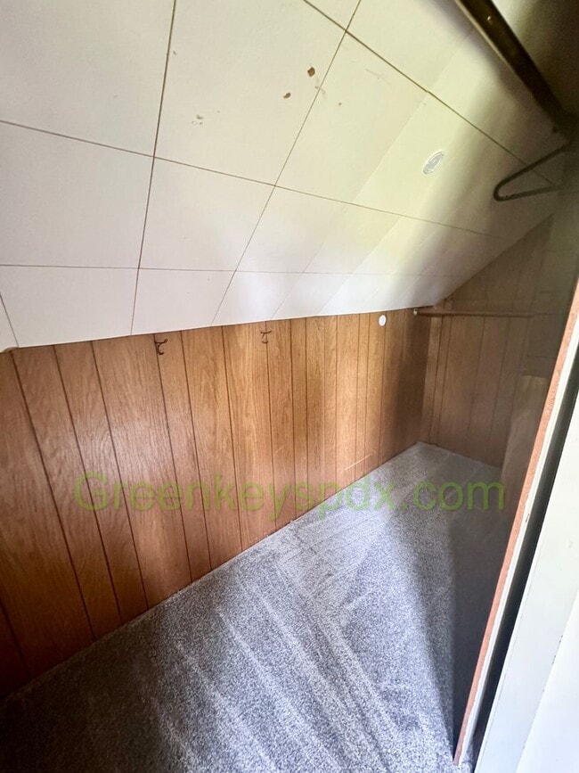 Building Photo - 3-Bedroom, 2-Bathroom House with Attached ...