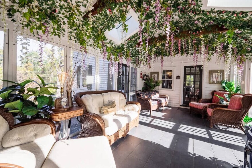 Building Photo - 1357 Canal Rd