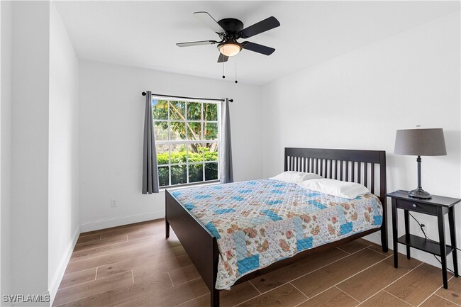 Building Photo - 720 Bedford Point Ave