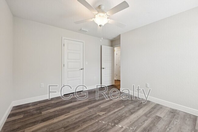 Building Photo - 10687 N Adler Dr