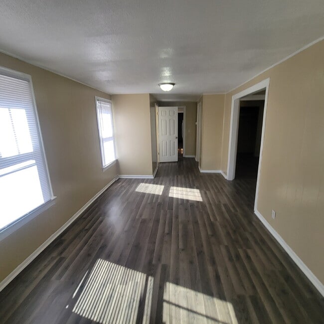 Building Photo - West Indy/Eagledale 3BR Home!