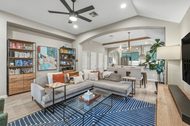 Building Photo - 10204 Wind Cave Trail