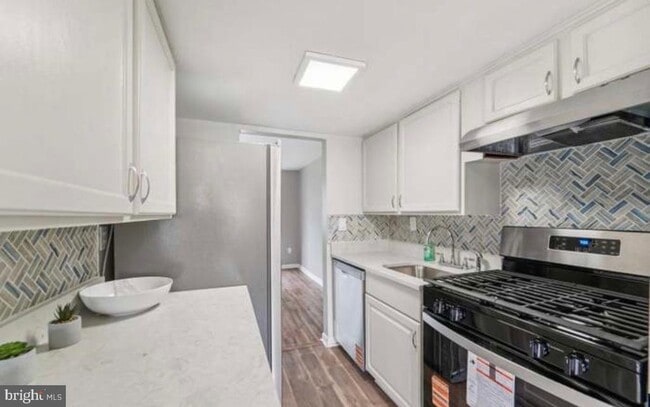 Building Photo - 9432 Merryrest Rd