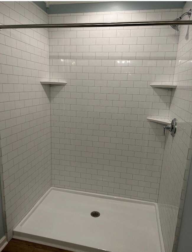 Building Photo - 858 Jarman Dr