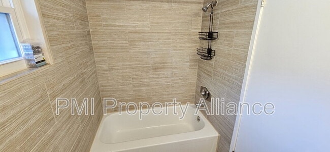 Building Photo - 5935 Antilla Dr