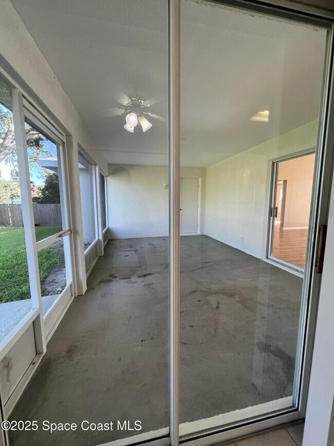 Building Photo - 6780 Bermuda Ave