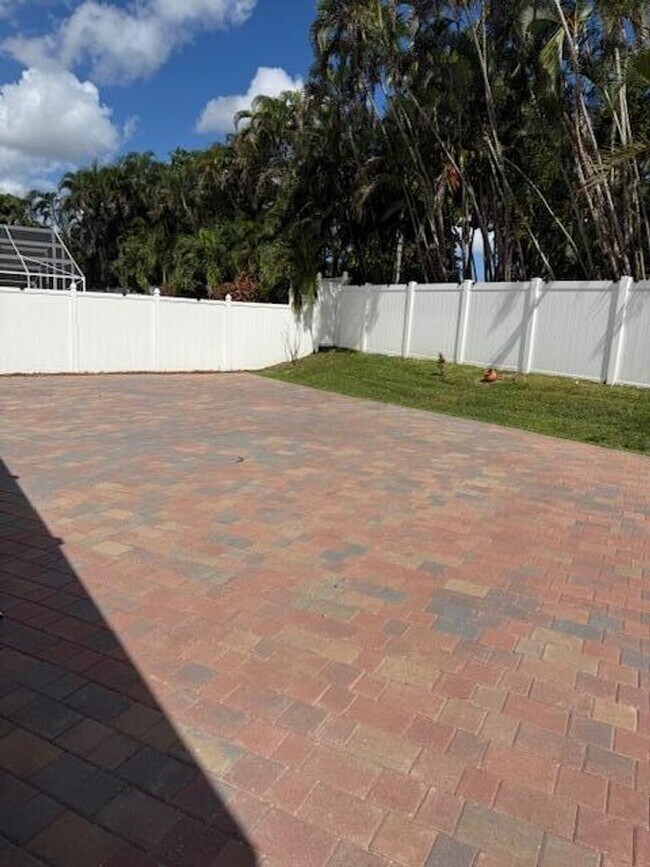 Building Photo - 7228 Chesapeake Cir