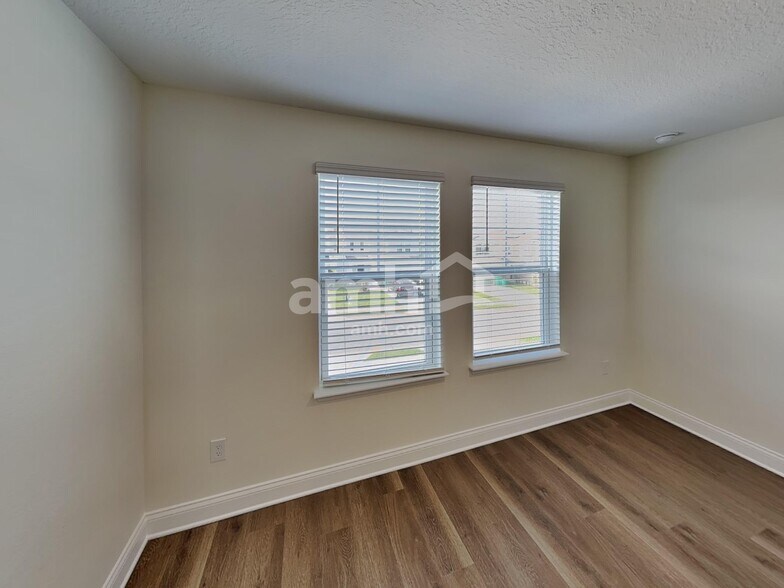 Building Photo - 952 Grafton Ridge Dr
